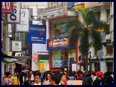 The pedestrian area between Largo do Senado and Ruinas de São Paulo is gritty with a mix of market stands, small shops and restaurants. It is very crowded, mostly with Chinese people. This area looks more Chinese then Portugese.